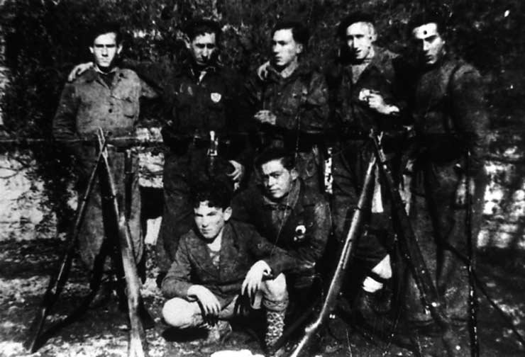 POL 0012 Gudaris del batallón ARABA de Amurrio en Llodio Palacio.jpg