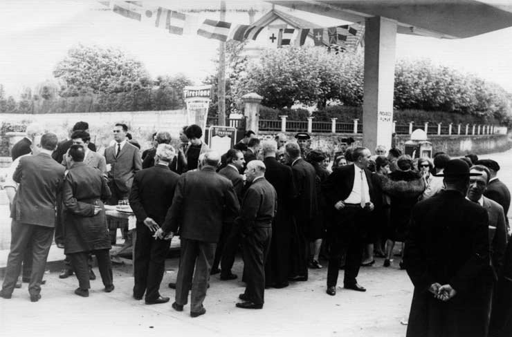 POL 0062 Inaguración de la gasolinera.jpg