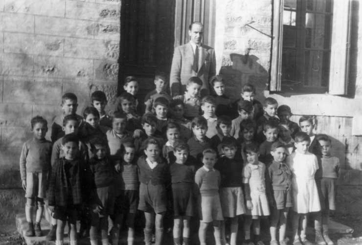 ESC 0025 El maestro Ureta con sus alumnos.jpg ESC 0025 El maestro Ureta con sus alumnos.jpg