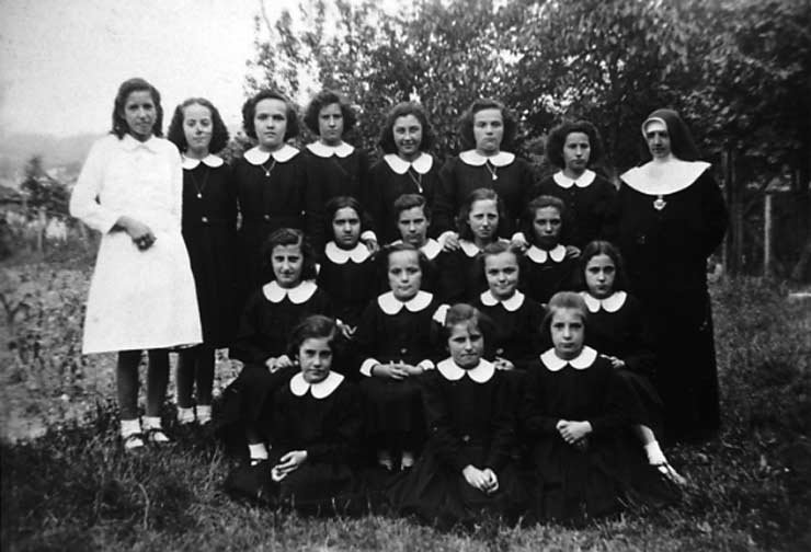 ESC 0035 Colegio de las Terciarias Capuchinas año 1942.jpg ESC 0035 Colegio de las Terciarias Capuchinas año 1942.jpg