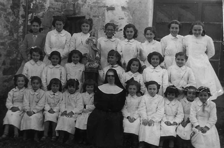 ESC 0020 Monjas.jpg ESC 0020 Monjas.jpg