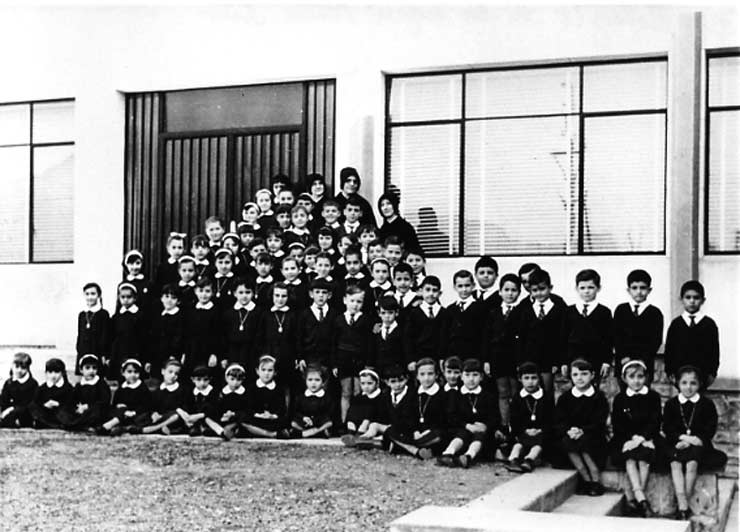 ESC 0056 Alumnos en el colegio Virgen Niña de Amurrio.jpg