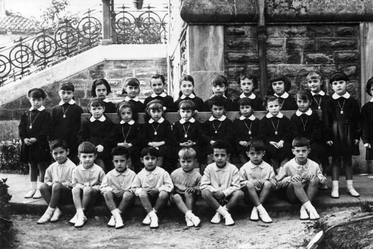 ESC 0090 Niños y niñas del colegio Virgen Niña.jpg