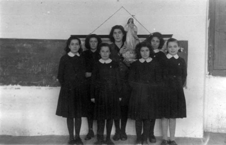 ESC 0100 Niñas del hospital.jpg