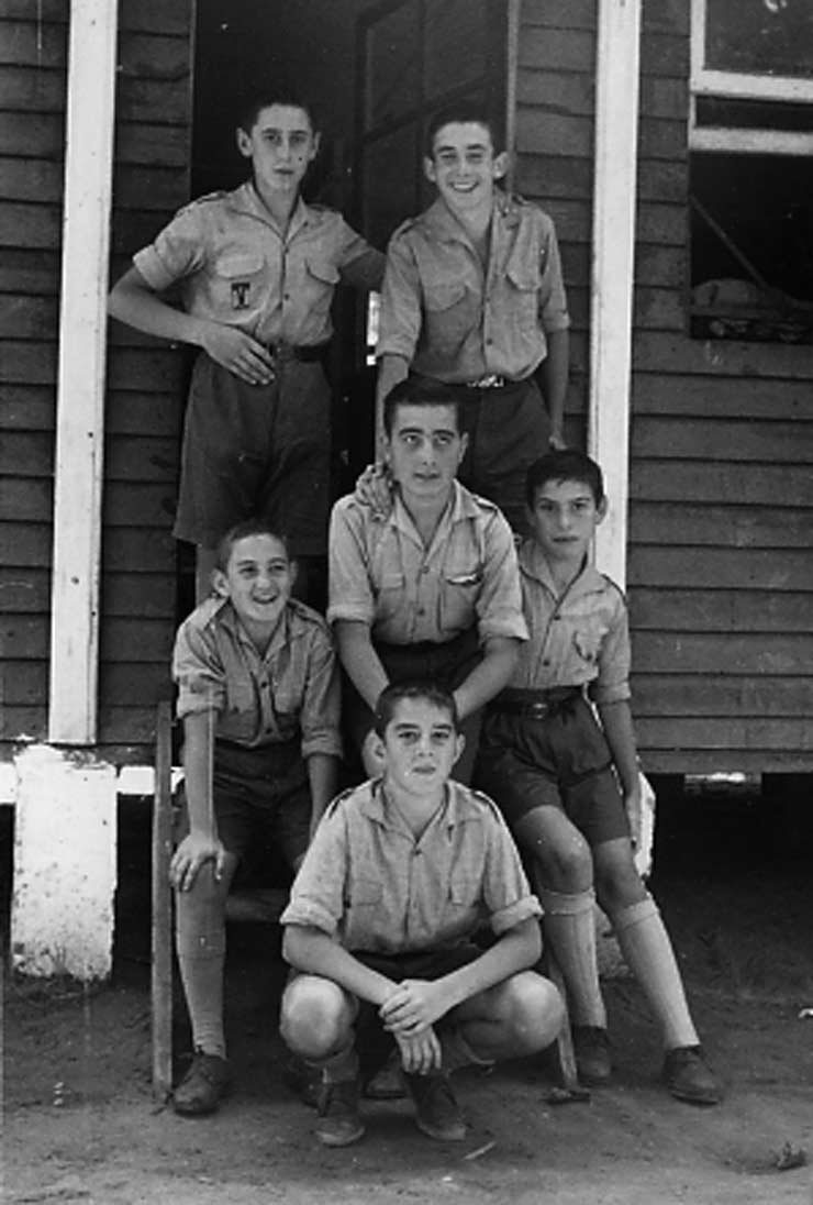 ESC 0108 De campamento.jpg ESC 0108 De campamento.jpg