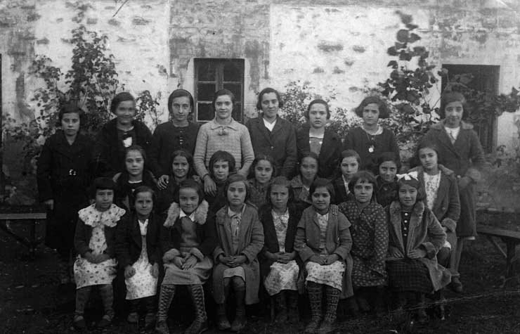 ESC 0124 EXP. 854 Niñas de la escuela del hospital.jpg ESC 0124 EXP. 854 Niñas de la escuela del hospital.jpg