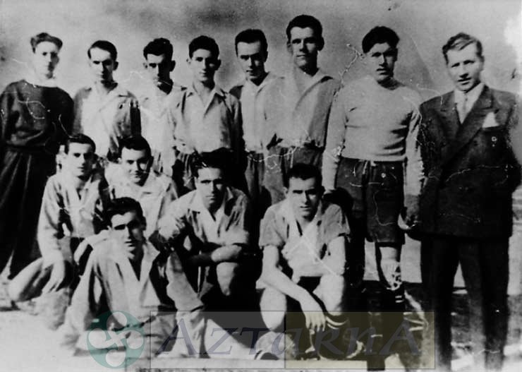 DEP 0005 EXP 19 LIB Equipo de fútbol.jpg