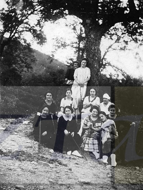 DEP 0029 LIB Mujeres en el monte.jpg