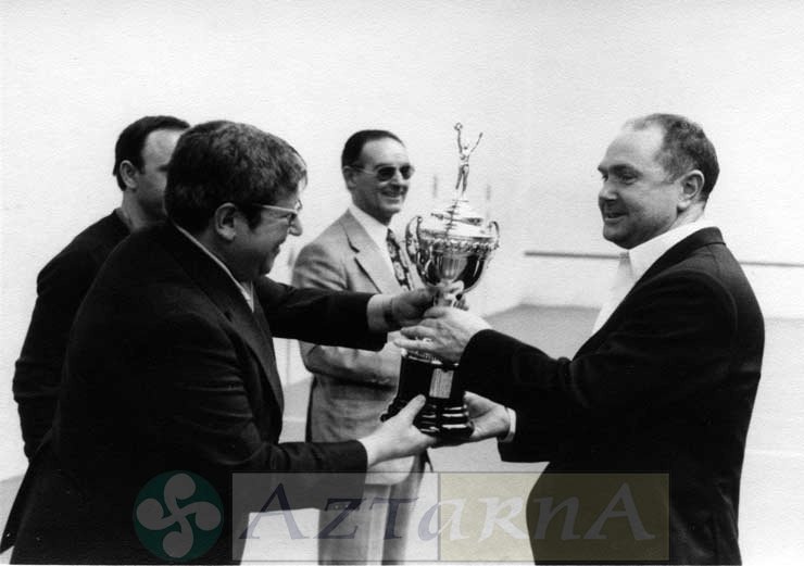 DEP 0150 Kirru entrega premios.jpg