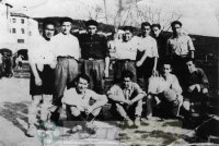DEP 0217 EXP 853 Fútbolistas y aficionados.jpg
