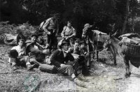 DEP 0136 En el monte con burro.jpg