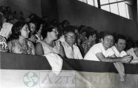 DEP 0149 Espectadores en el frontón.jpg